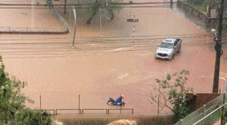 Lluvias intensas provocaron inundaciones y daños en varias zonas del