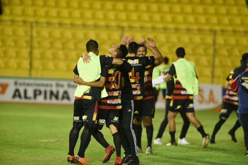ColÃ³n tambiÃ©n hace historia en la Copa Paraguay