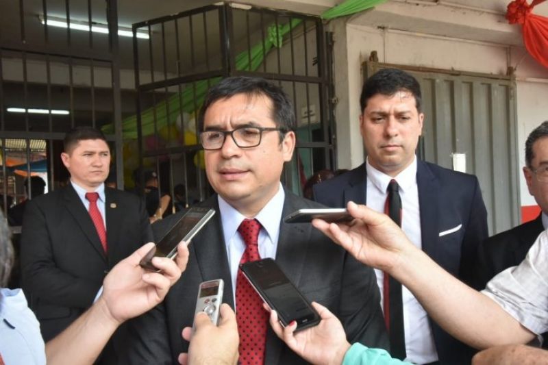 Ministro afirma que hay guardiacÃ¡rceles bautizados por el PCC 