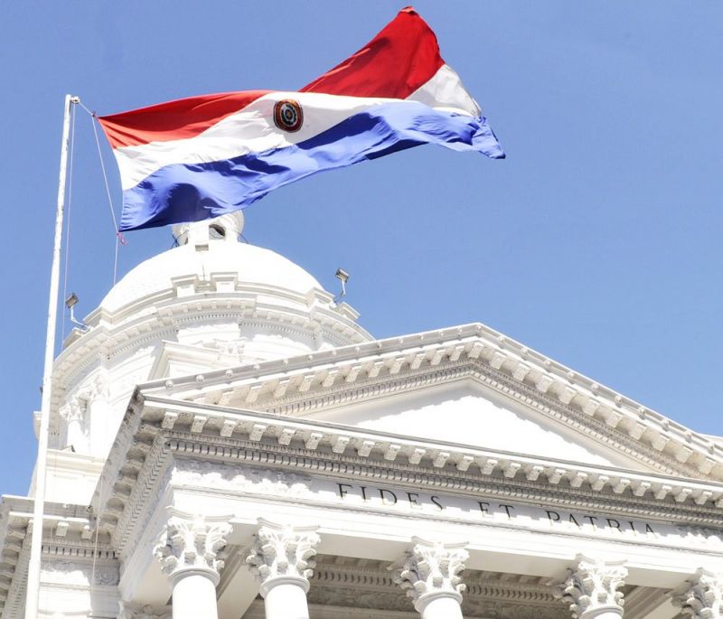 La tricolor que ondea hace 177 aÃ±os