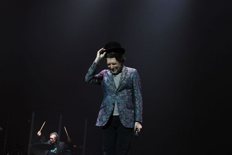 JoaquÃ­n Sabina, operado de derrame cerebral tras aparatosa caÃ­da en un concierto