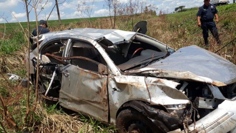 Sub oficial fallece al volcar con carga de marihuana