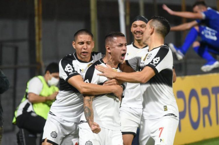  Olimpia visita al Always Ready en la altura de La Paz 