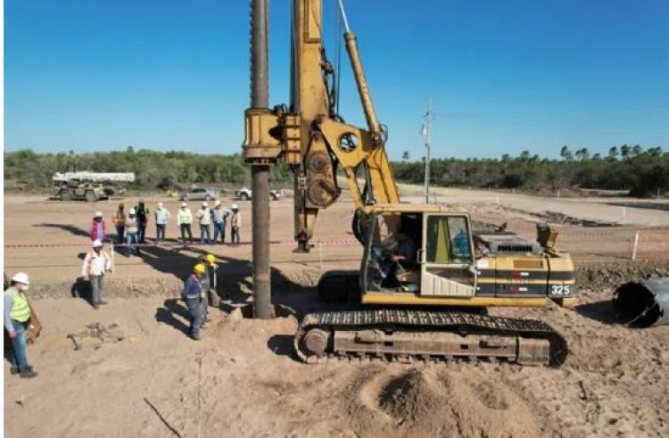 Carmelo Peralta: Colocan el primer pilote para tercer puente entre Paraguay y Brasil