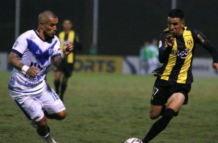 Guaraní no pudo ante un Ameliano con nueve jugadores