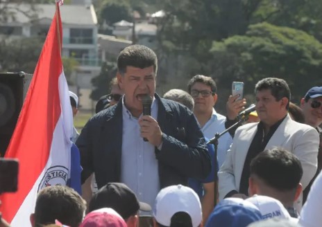 Efraín Alegre afirma que interna de la ANR es una lucha de mafias