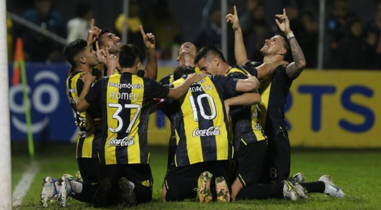 Guaraní da vuelta la historia y tumba a Olimpia en Dos Bocas