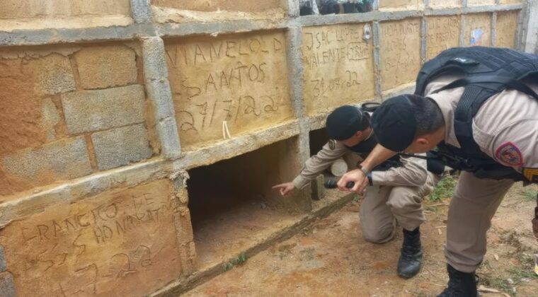 Rescatan a una mujer que fue enterrada viva en un cementerio