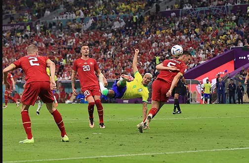 Brasil festeja en su estreno ante Serbia
