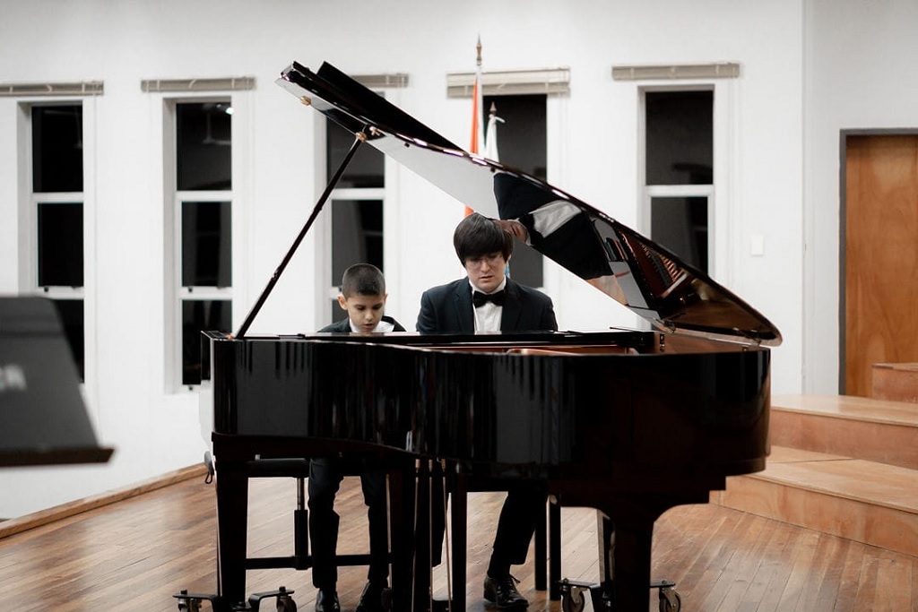 El amor generó una Academia Virtual de Música en Lambaré