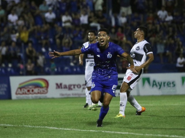 Sol de América festejó en Villa Elisa