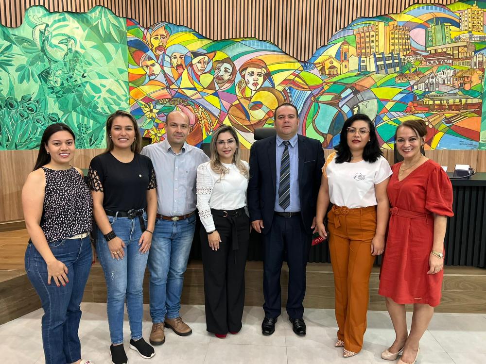 Autoridades abordaron la problemática de los menores en los semáforos