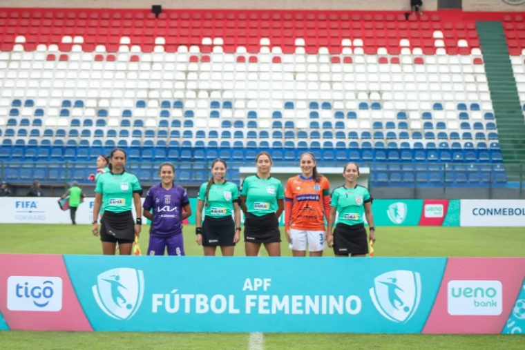 Las chicas del gallo consiguen una goleada  en el APERTURA