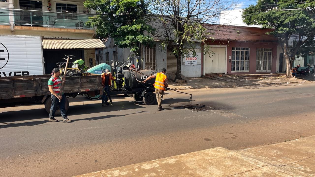 Prosiguen, los trabajos de BACHEOS por las calles de nuestra ciudad de parte de la comuna local