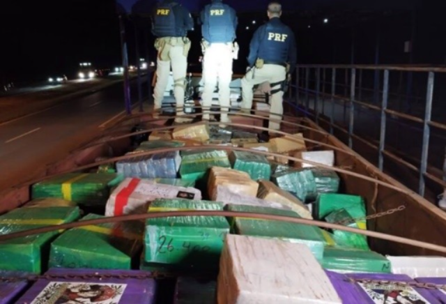 Conductor que transportaba 26.6 toneladas de marihuana permanecerá bajo custodia