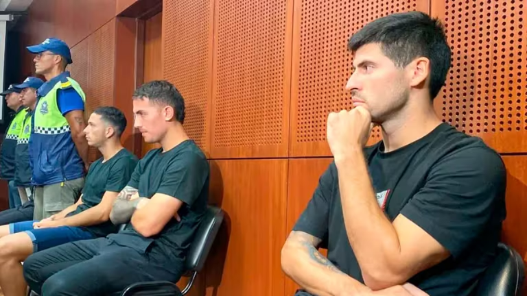  El video que muestra a los jugadores de Vélez salir de la habitación del hotel tras el presunto abuso sexual