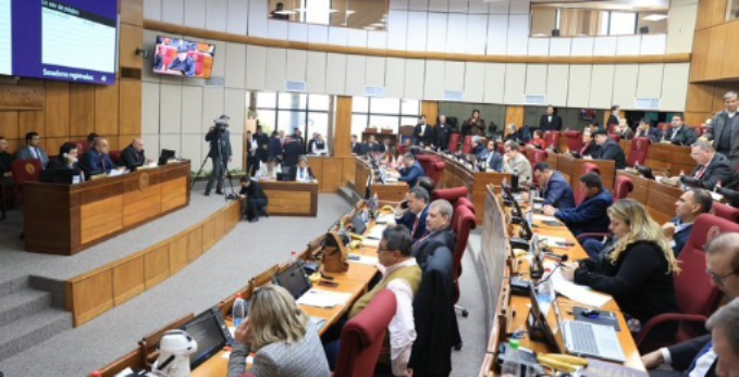 Senadores Villalba y Soroka casi se toman a golpes en la sesión