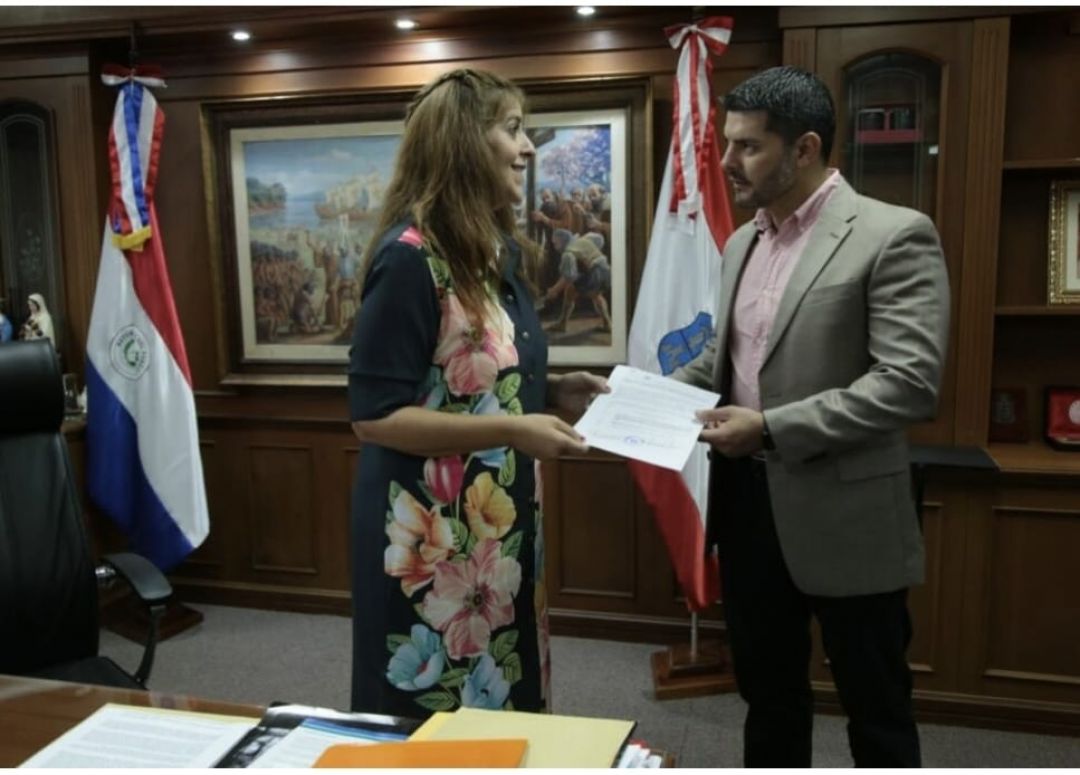 Tana Schémbori asume la dirección del Teatro Municipal Ignacio A. Pane