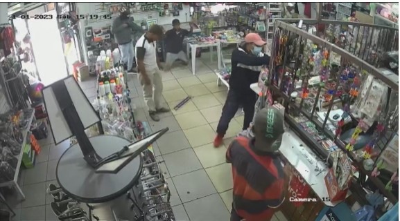 Otro asalto en local de cobranzas y venta de celulares