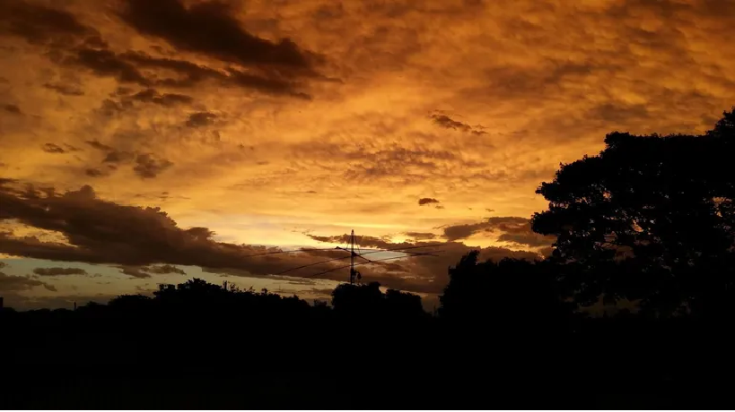 Meteorología: pronostican chaparrones y tormentas para este martes