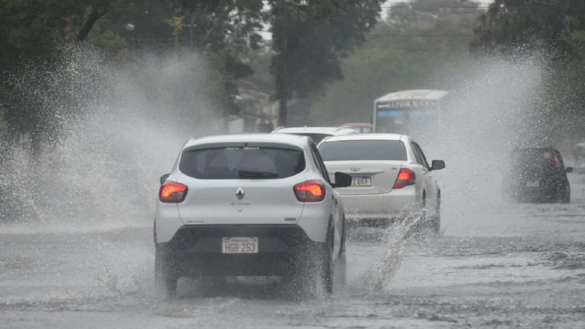 Lluvias y tormentas persistirán este viernes en gran parte del país