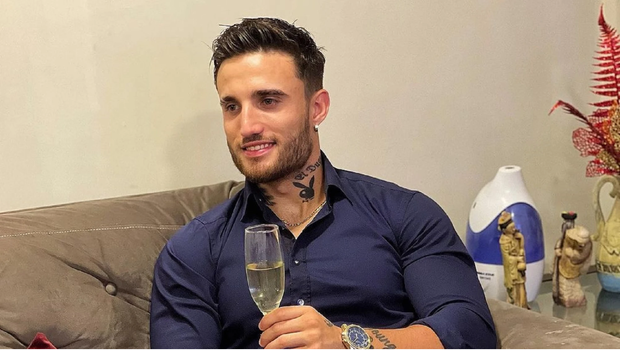 Influencer detenido con “champán rosado” frecuentaba locales nocturnos y gimnasios