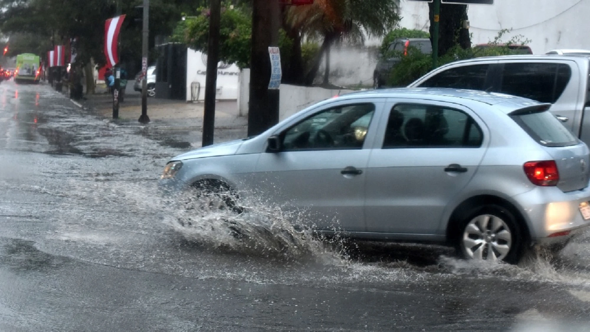 Martes caluroso, húmedo y con pronóstico de lluvias, señala Meteorología